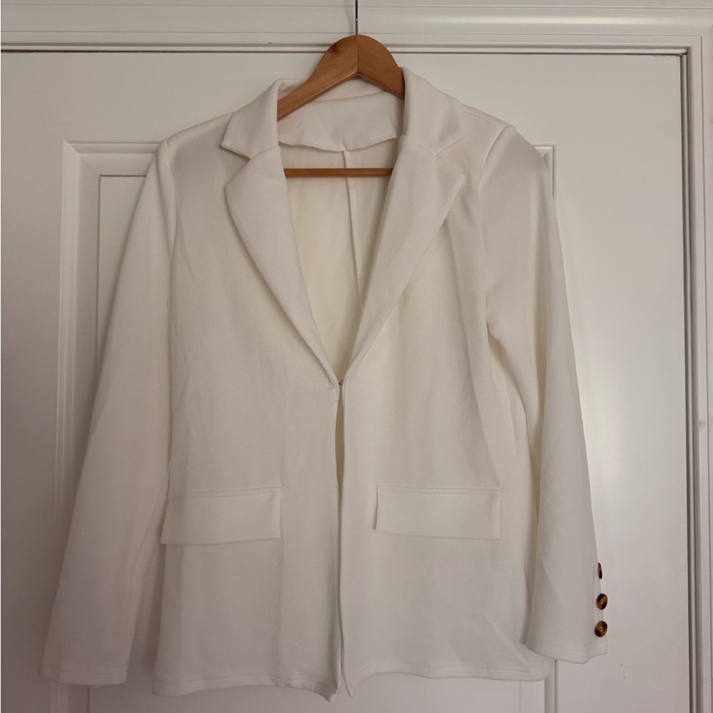 SHEIN Classic White Blazer